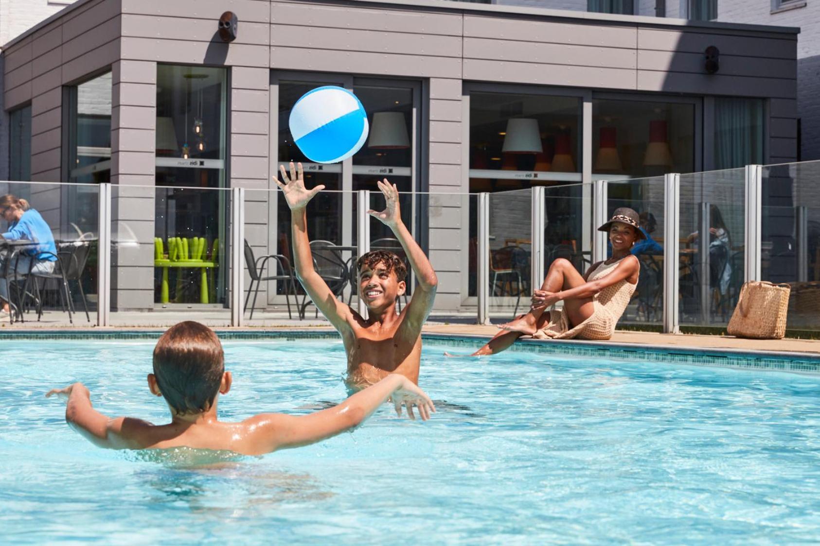 Holiday Suites Zeebrugge Exterior foto