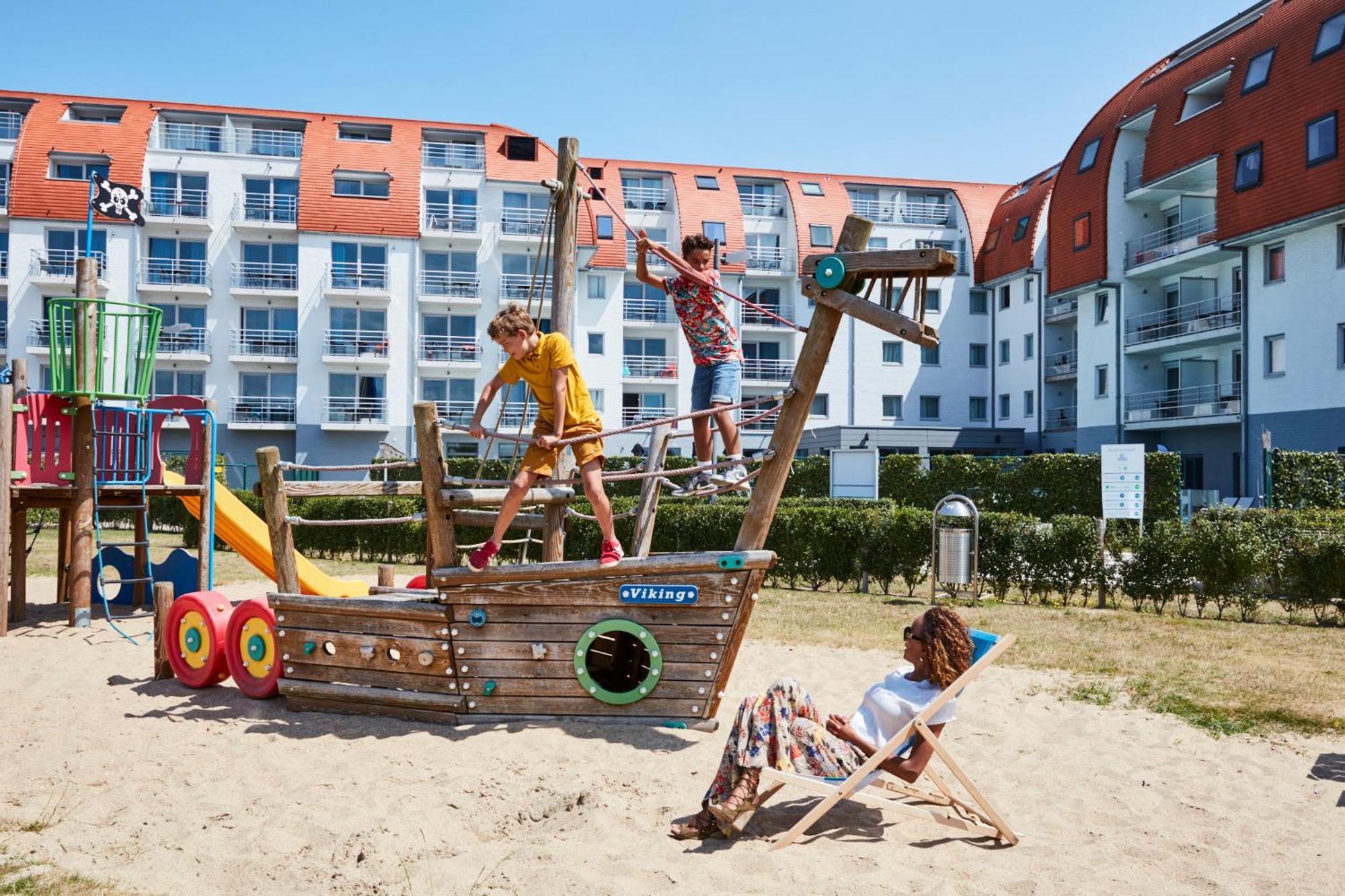 Holiday Suites Zeebrugge Exterior foto