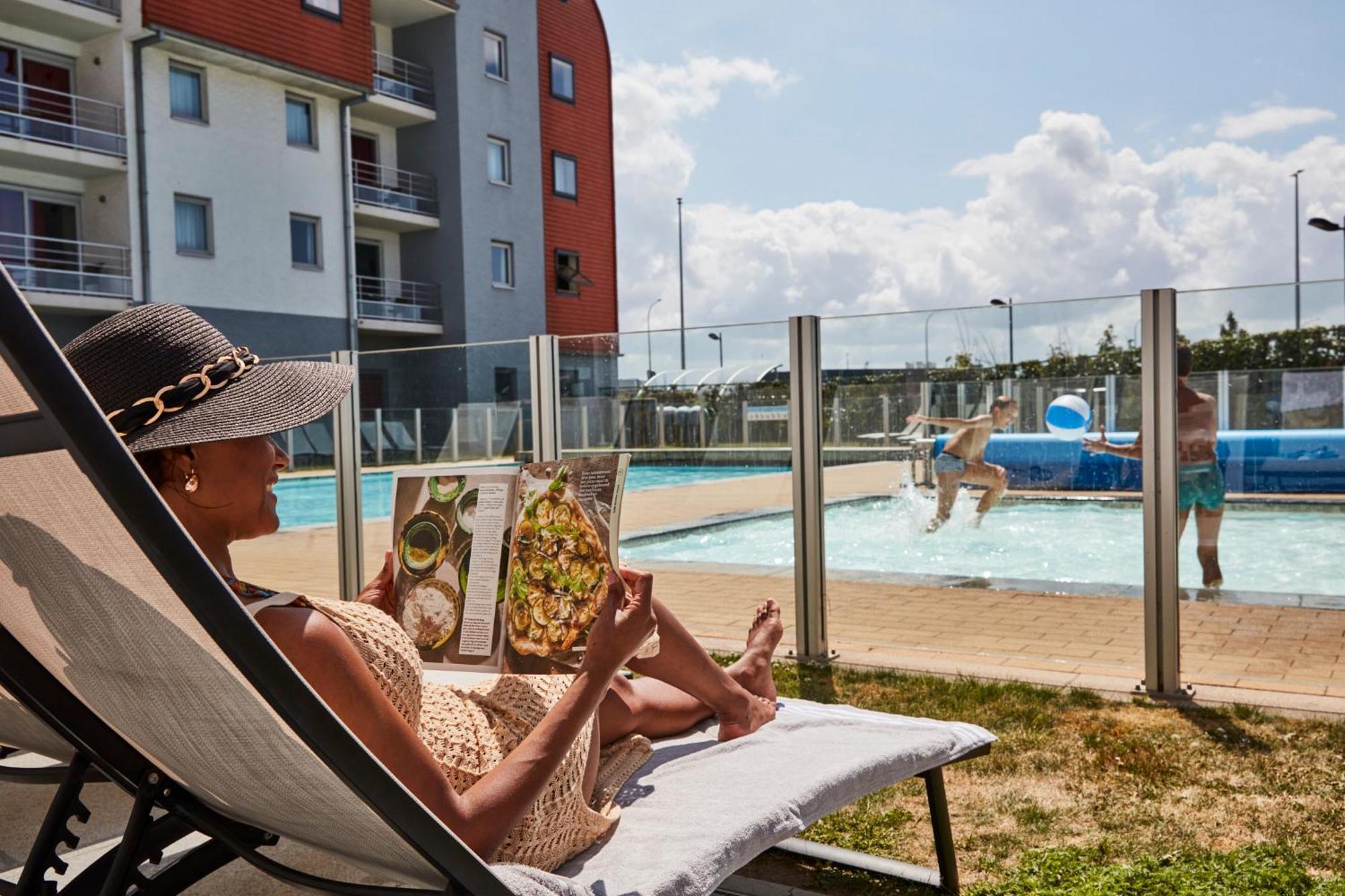 Holiday Suites Zeebrugge Exterior foto