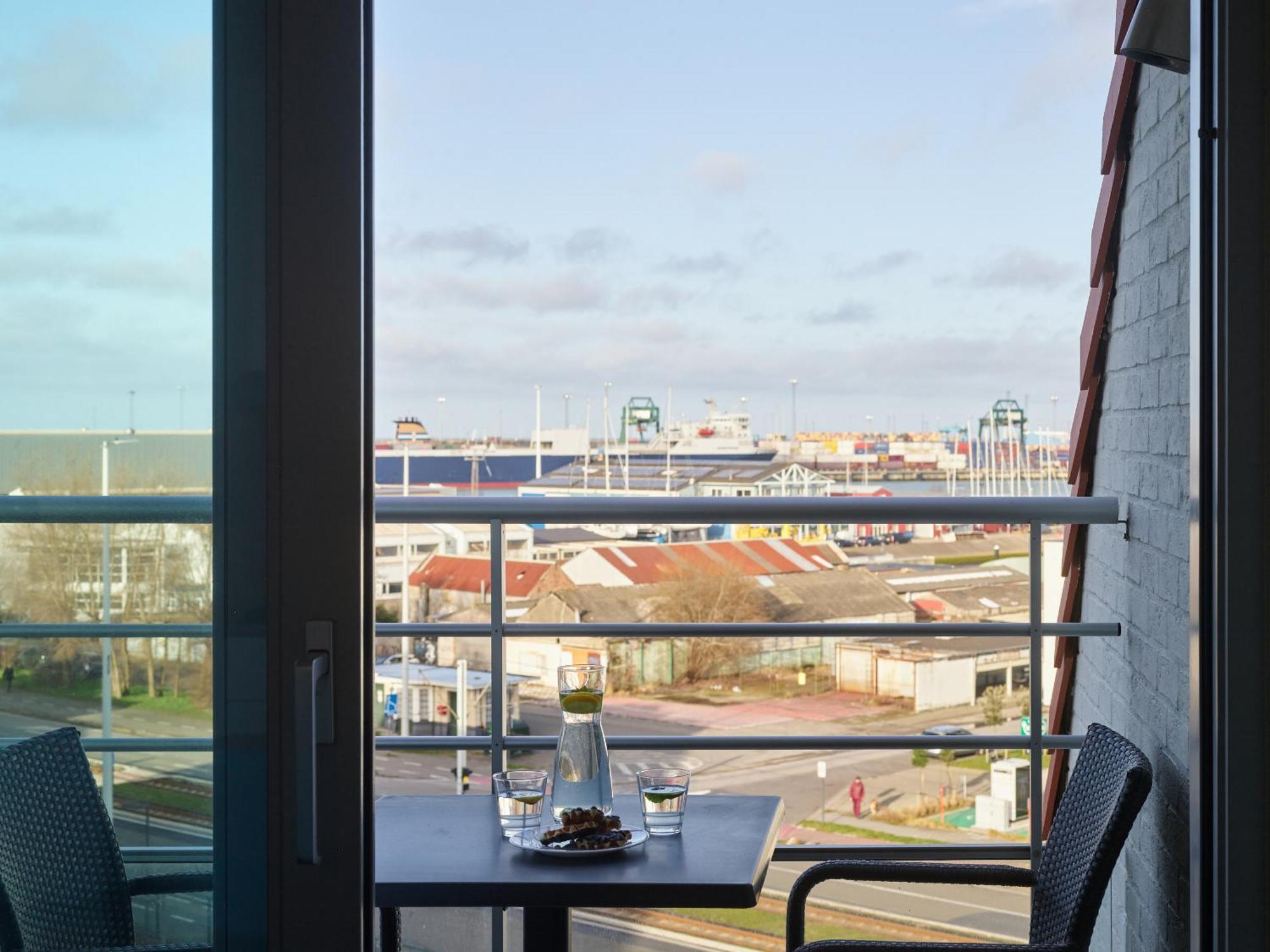 Holiday Suites Zeebrugge Exterior foto